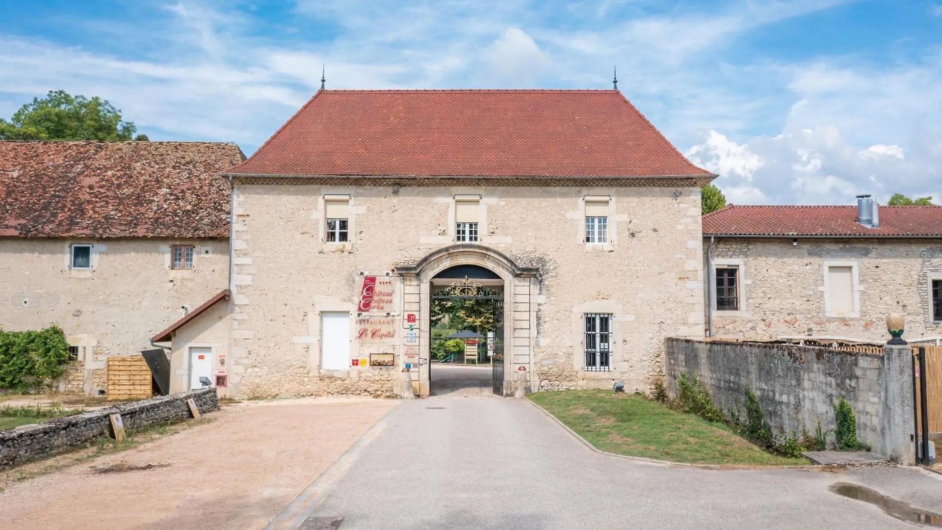Les Dependances De Chapeau Cornu Vignieu 3*,